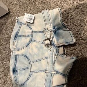 NWT! This is a new zip up back house style top. Demin corset